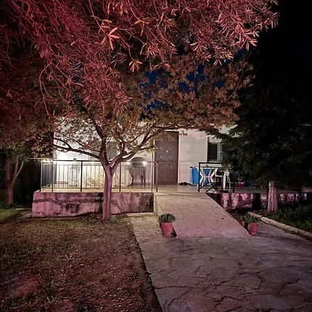 בית נופש Claudistaudis ניאה מודאניה